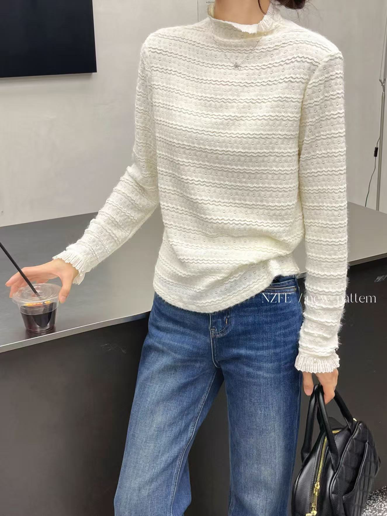 【YA JUN JIA】专属 娜姿菲尔 96585人丝貂绒拉毛蕾丝修身打底上衣