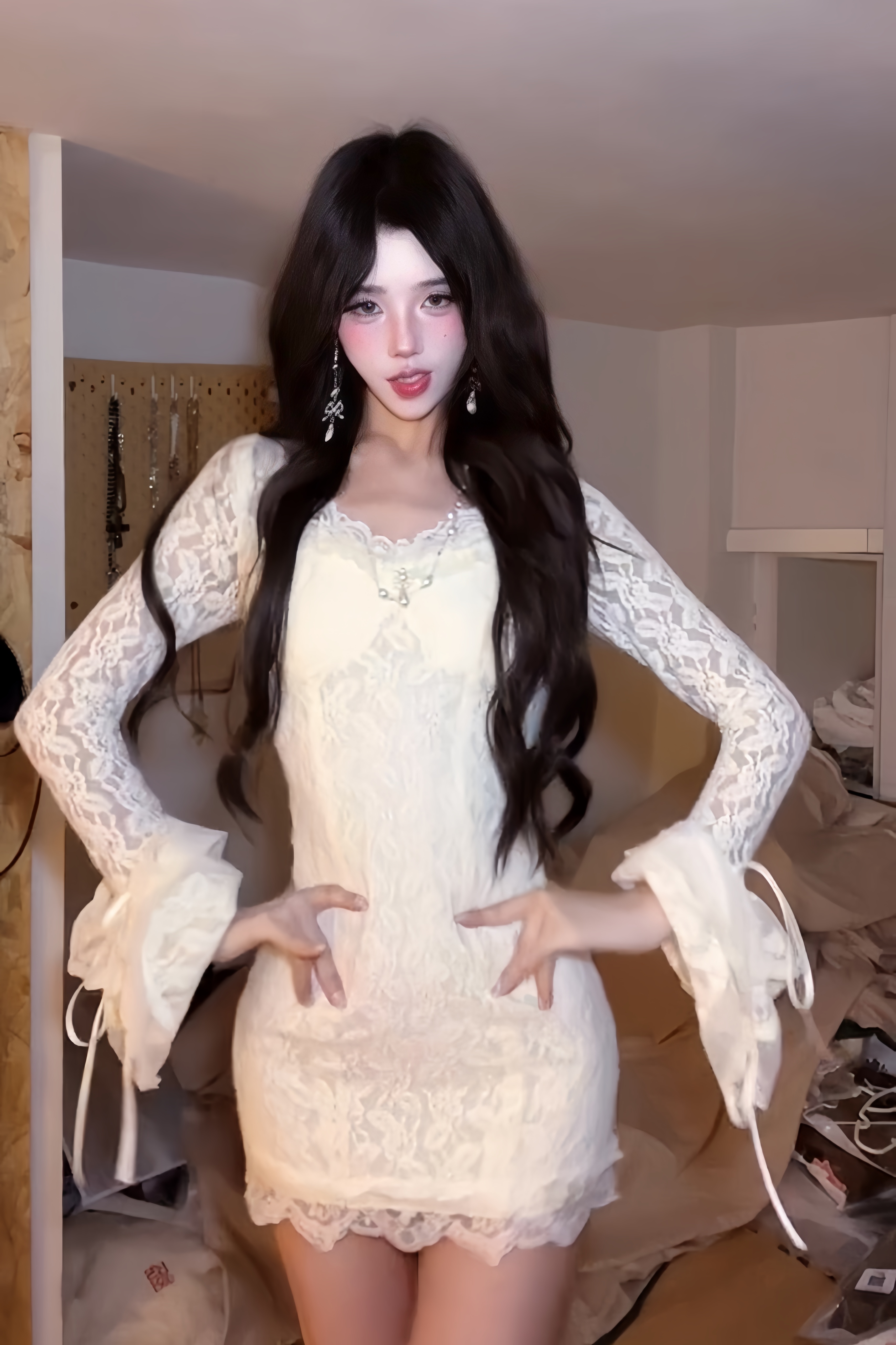 雪绒恋人~气质温柔蕾丝纯欲丝紧身蕾丝宫廷喇叭袖鱼尾包臀连衣裙