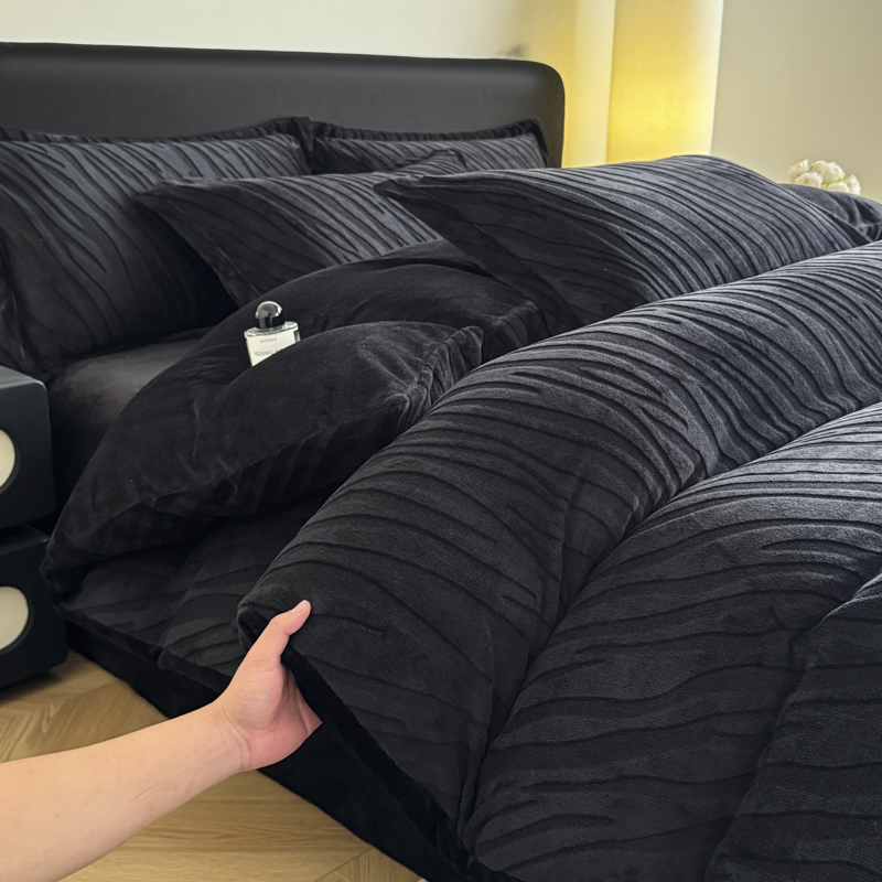 纯色雕花牛奶绒床上四件套冬季保暖被套床单加厚珊瑚绒三件套床笠