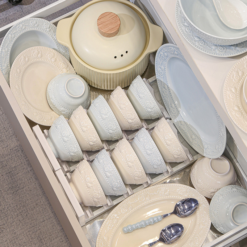 景德镇轻奢碗盘餐具全套2025新款乔迁新居碗筷餐具套装浮雕蓝玫瑰