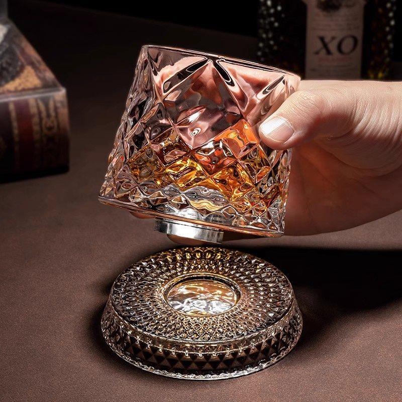 小众设计家用高颜值威士忌酒杯创意设计感洋酒杯解压带底座转转杯