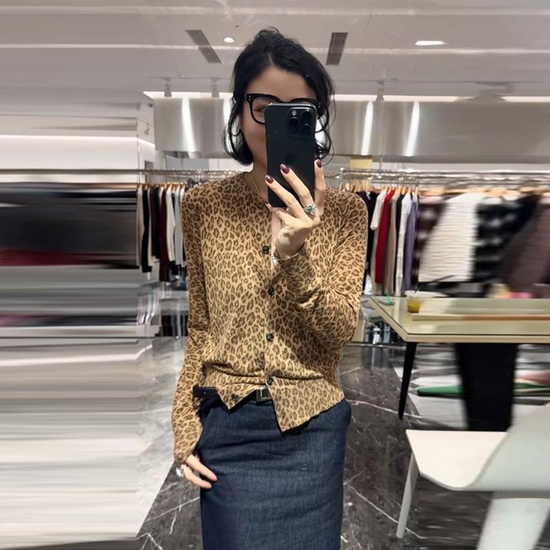 韩系高级感豹纹长袖衬衫外套女士2025初秋新款轻奢减龄洋气上衣女