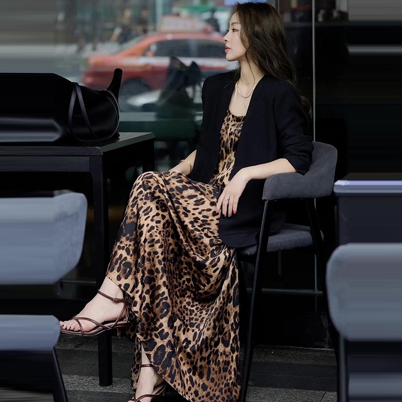时尚套装西装防晒外套上衣夏季新款豹纹吊带裙轻奢高级感两件套女