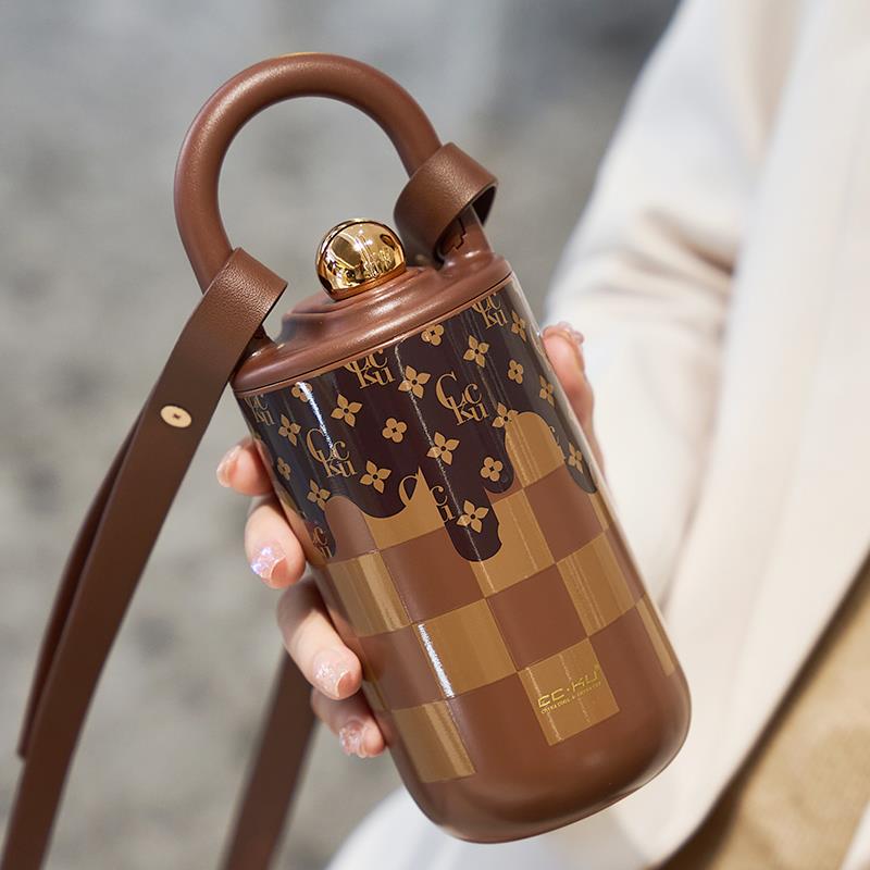 德国保温杯2025新款女生轻奢高颜值316不锈钢便携手提咖啡杯