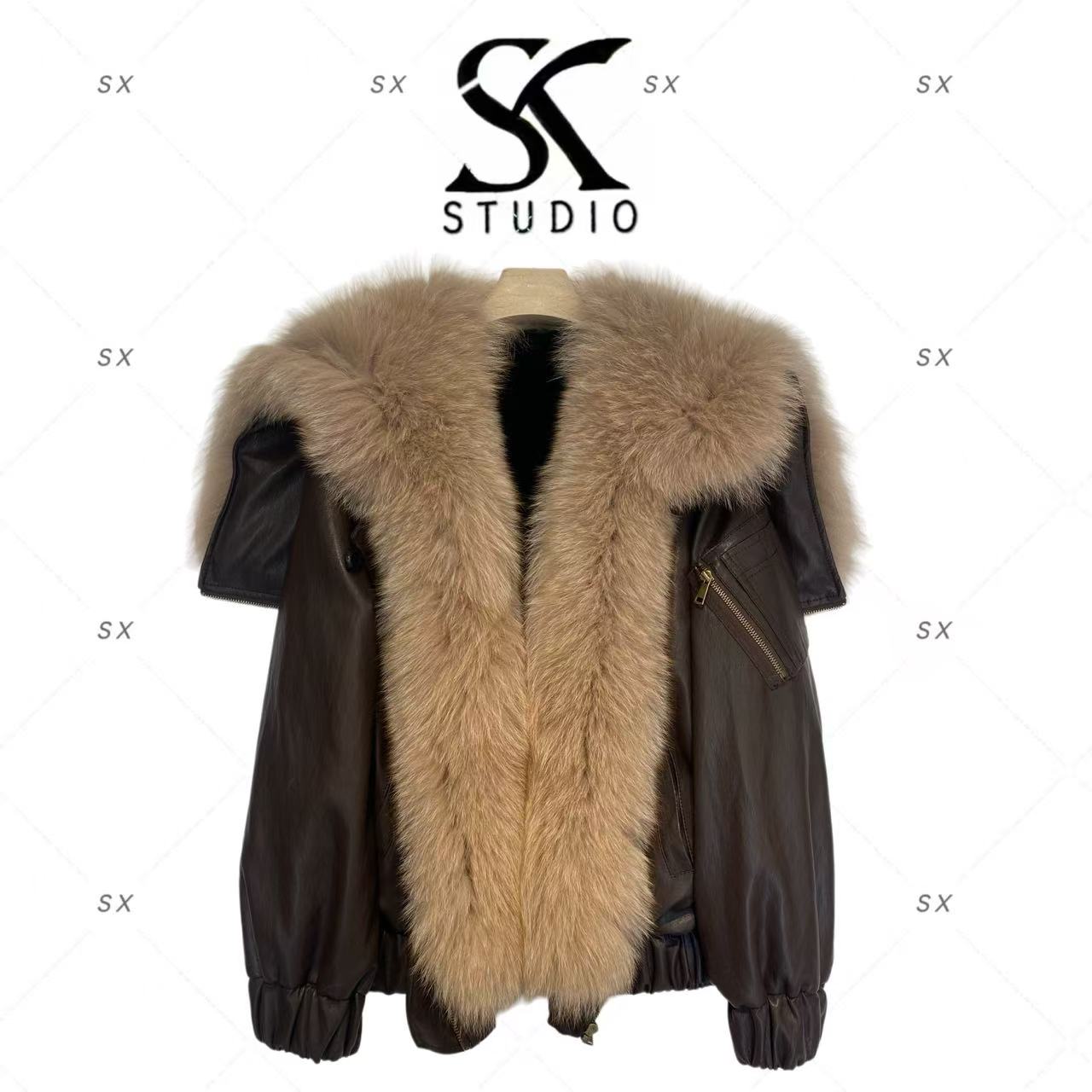 8459轻奢女款时尚外套（狐狸毛领）SXZY-2501