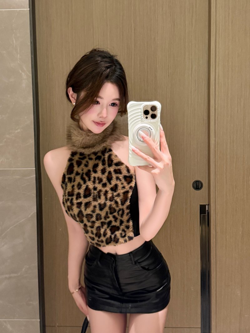 2025秋冬新款毛毛拼接豹纹挂脖吊带背心打底衫辣妹上衣配裙裤套装