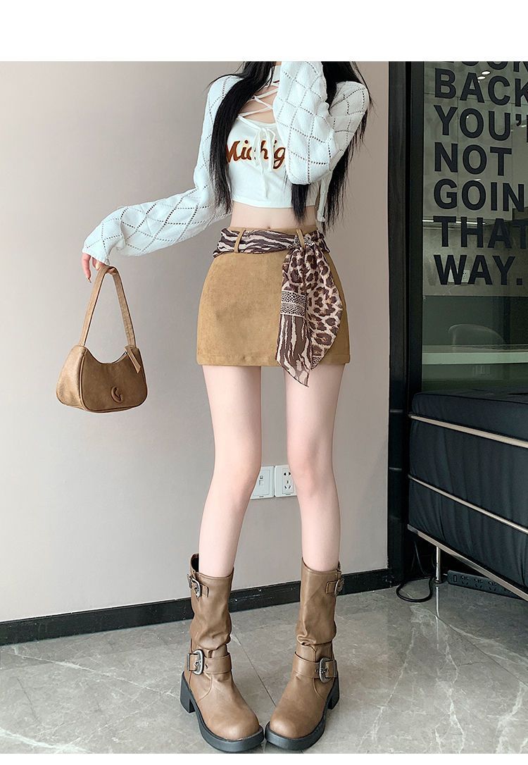 复古鹿皮绒配丝巾设计感短裙高腰修身显瘦百搭时髦半身裙女秋冬