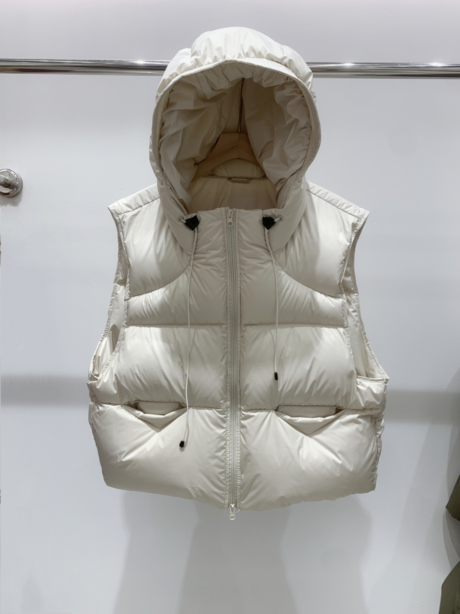 2025欧美秋冬季新款白鸭绒羽绒马夹女小个子连帽宽松短款泡芙背心