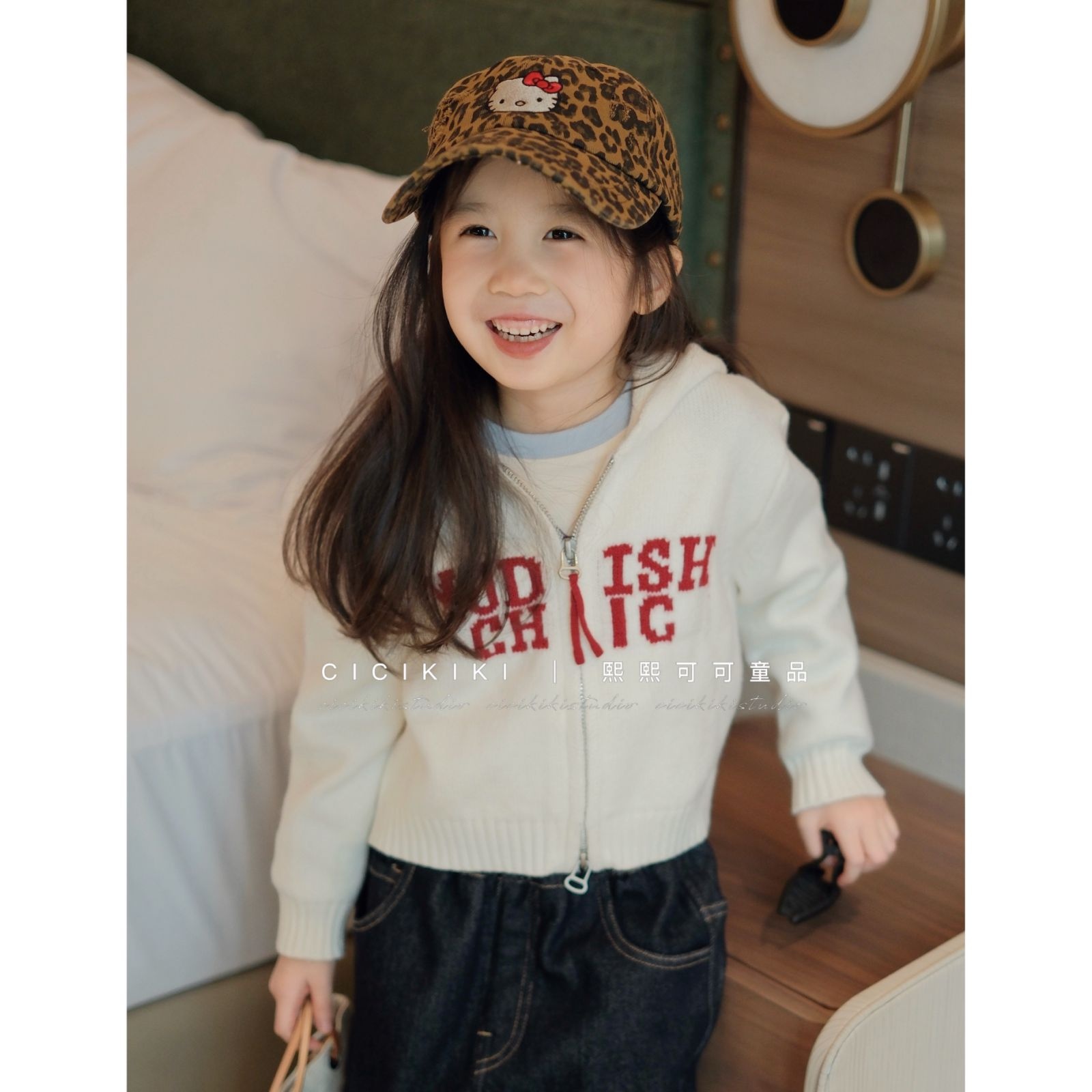 【熙熙可可】2025女童冬季新款长袖百搭时尚字母毛衣外套 WT2566