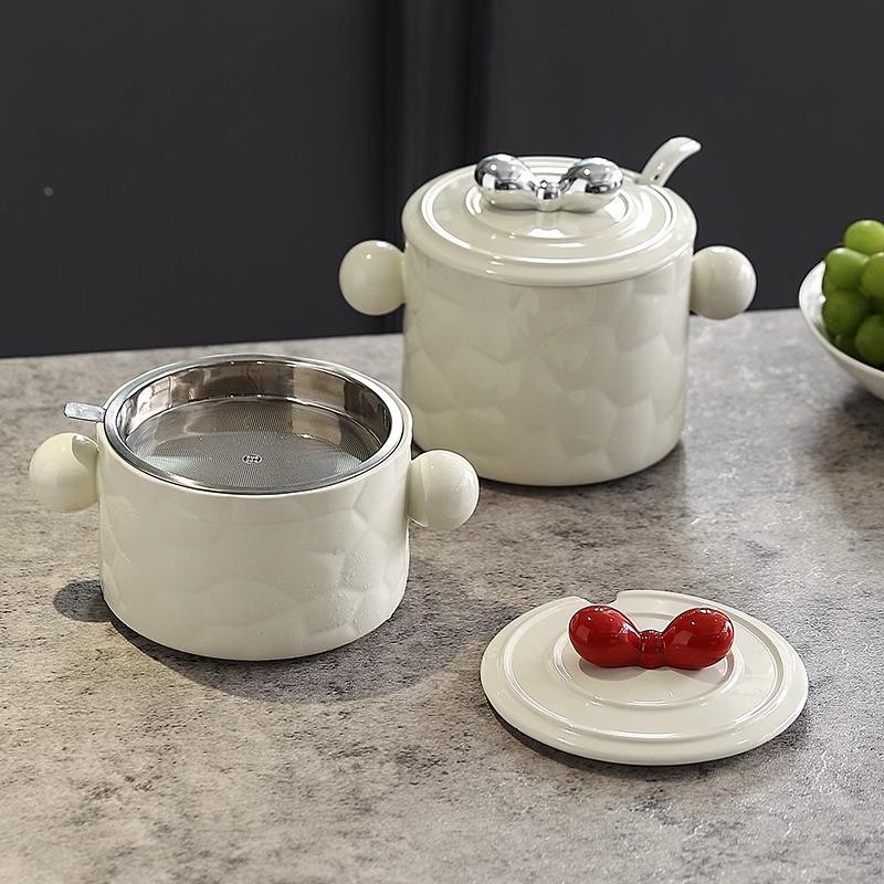 日本猪油罐厨房耐高温陶瓷罐带盖勺红油装荤油辣椒油调料罐子