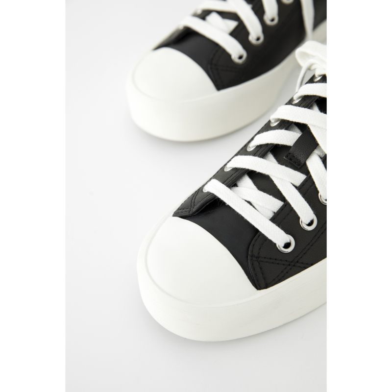 BAYBERYL老贝黑色皮面低帮百搭25秋系带时尚休闲鞋9DD5G2345-8/24