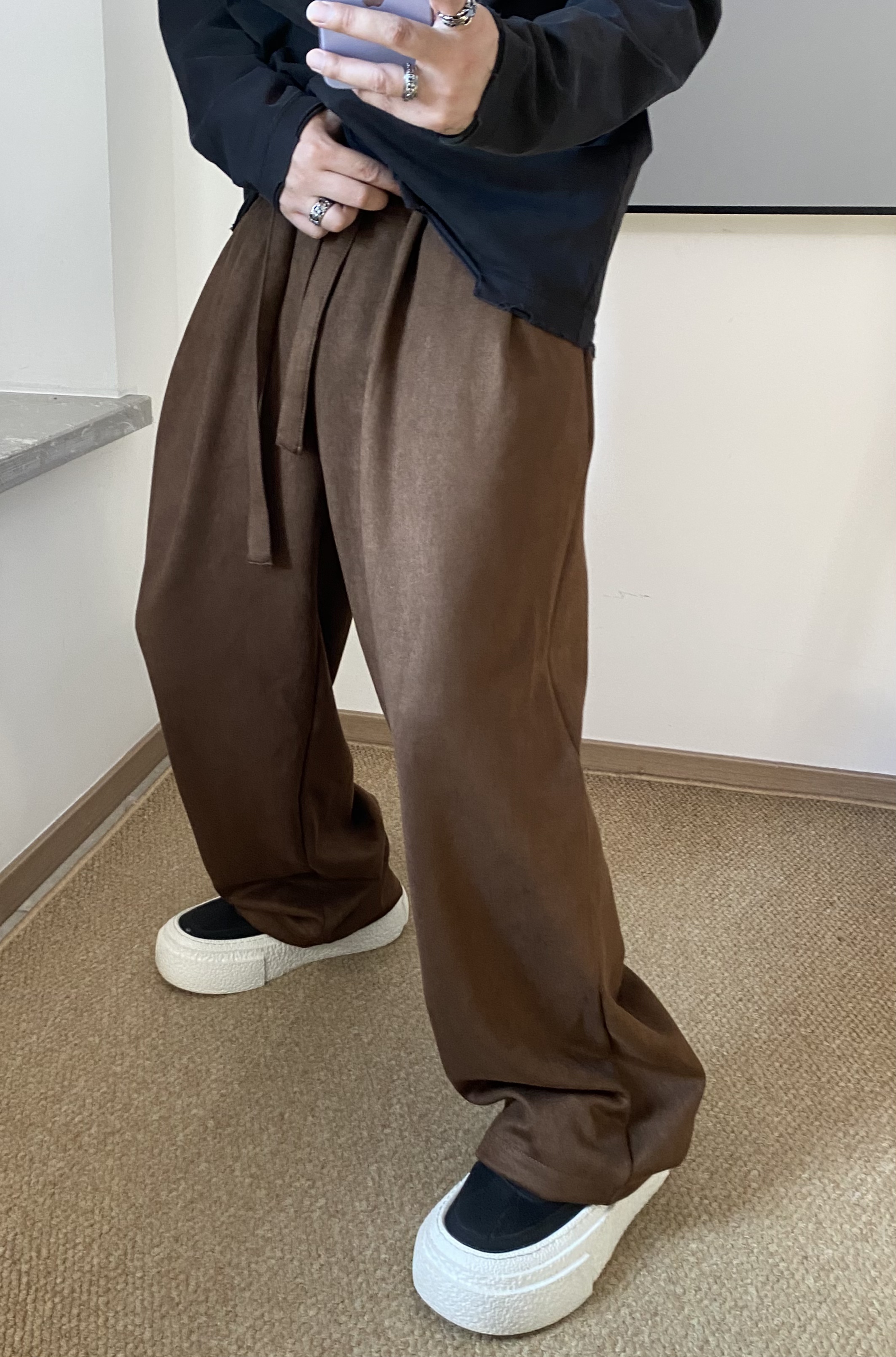 YZD【私订新品】潮流纯色时尚麂皮绒宽松弯刀休闲裤男y25