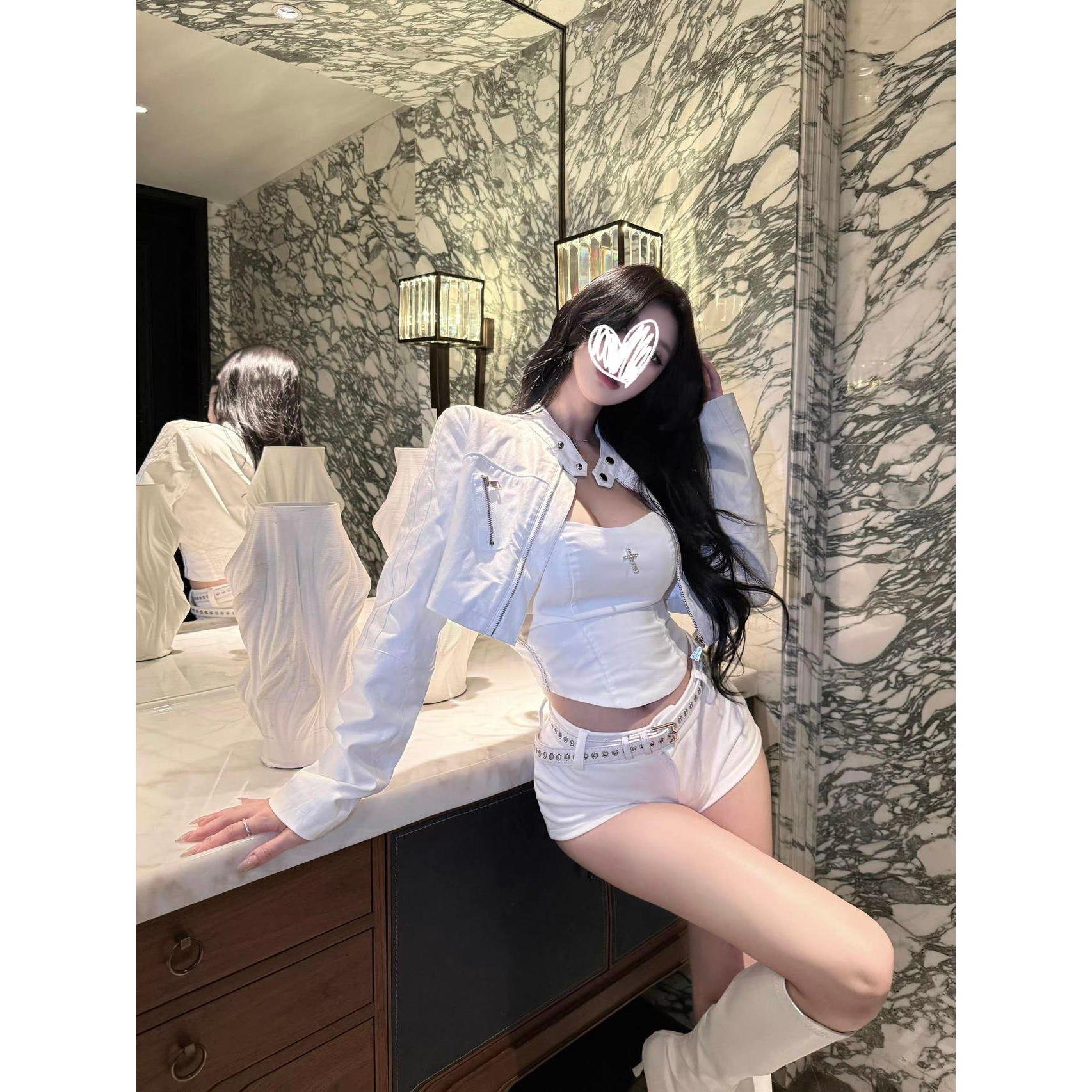 外套女复古短款皮衣款2025气质高级感机车服休闲夹克白色长袖上衣