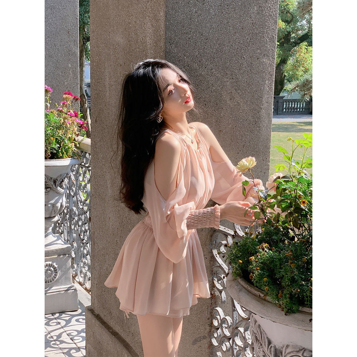 【4362人收藏】大码女装夏季温柔风露肩泡泡袖雪纺连衣裙女法式收腰