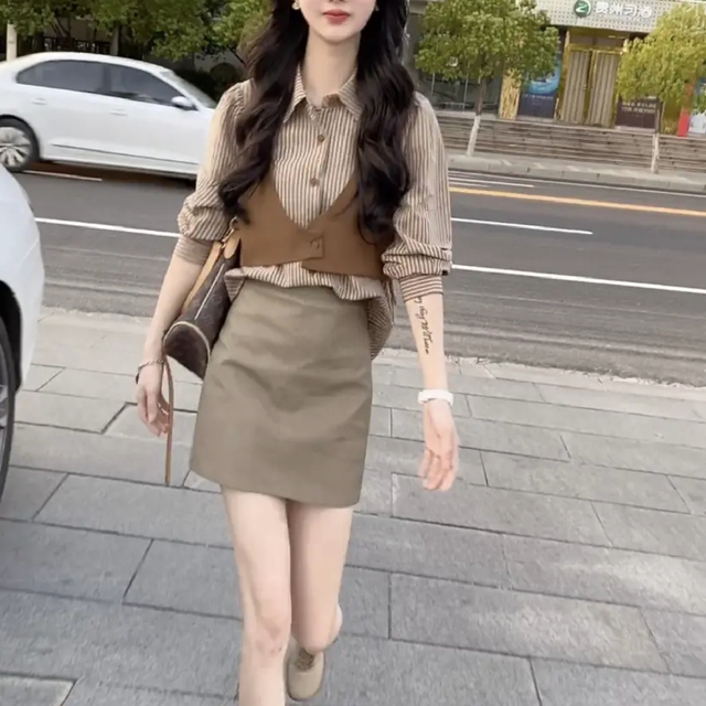 小巧屋法式条纹假两件设计感长袖衬衫女百搭气质高腰包臂小皮裙潮