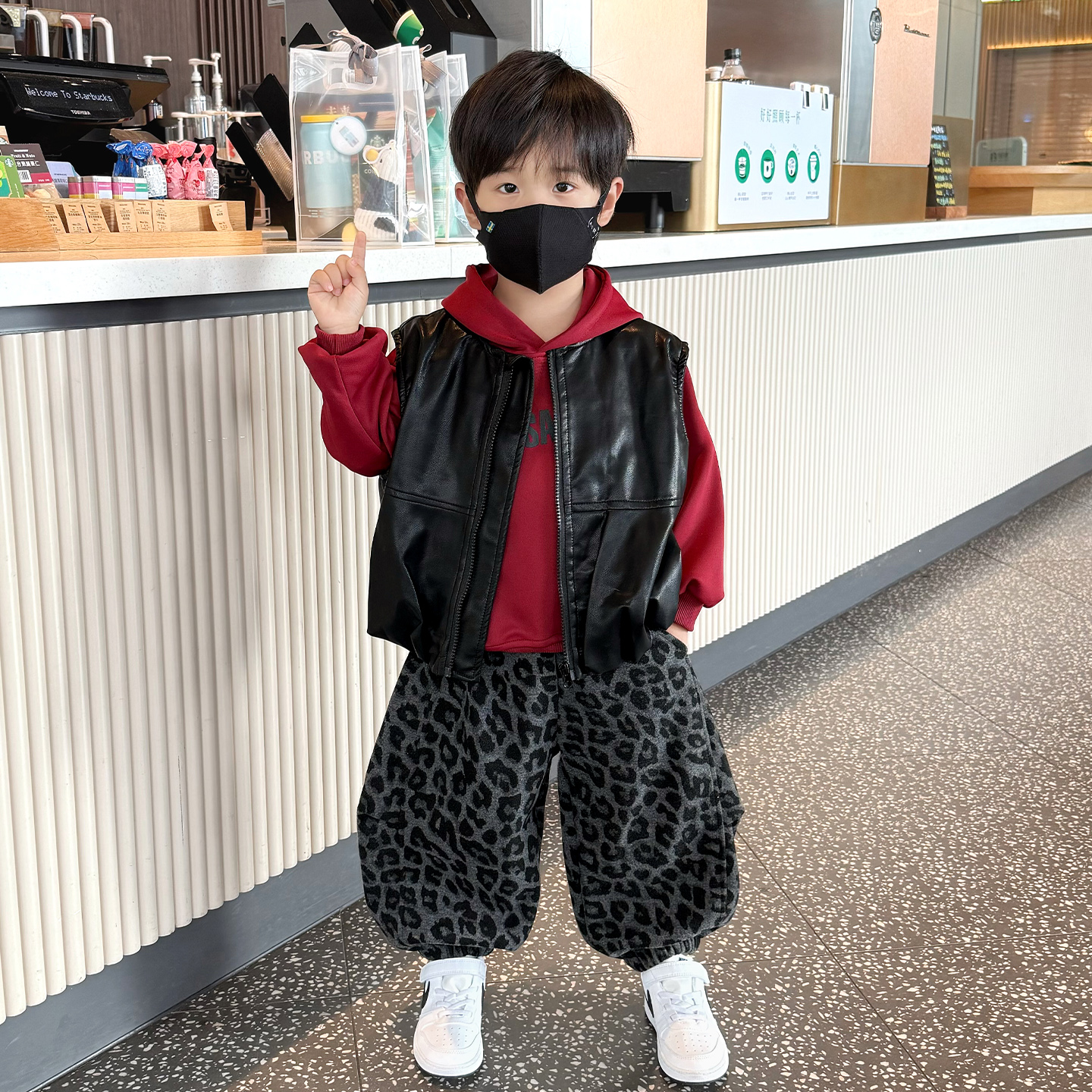 男童秋季套装2025新款帅气男孩衣服宝宝儿童秋装皮马甲卫衣三件套