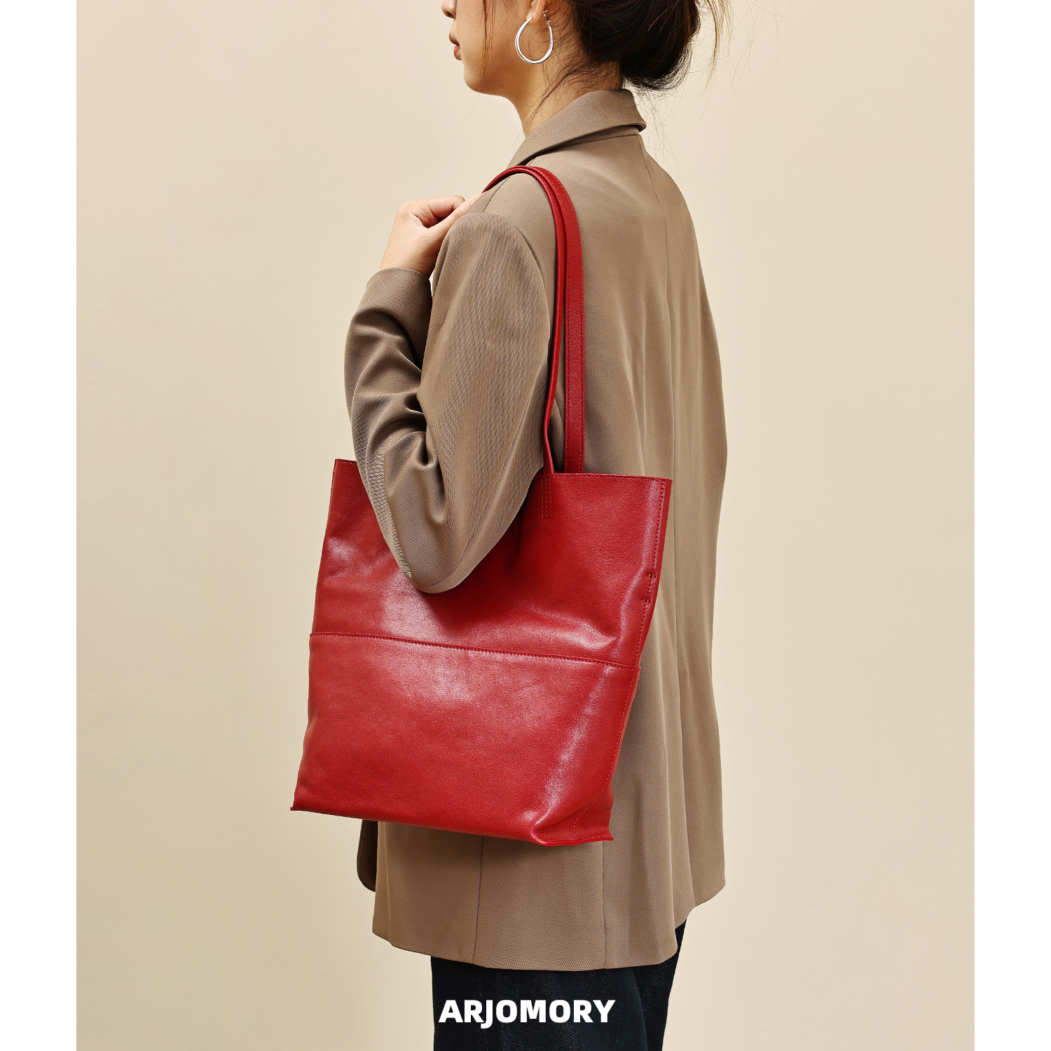 ARJOMORY原创设计大容量真皮水桶包女2025早秋新款简约通勤单肩包