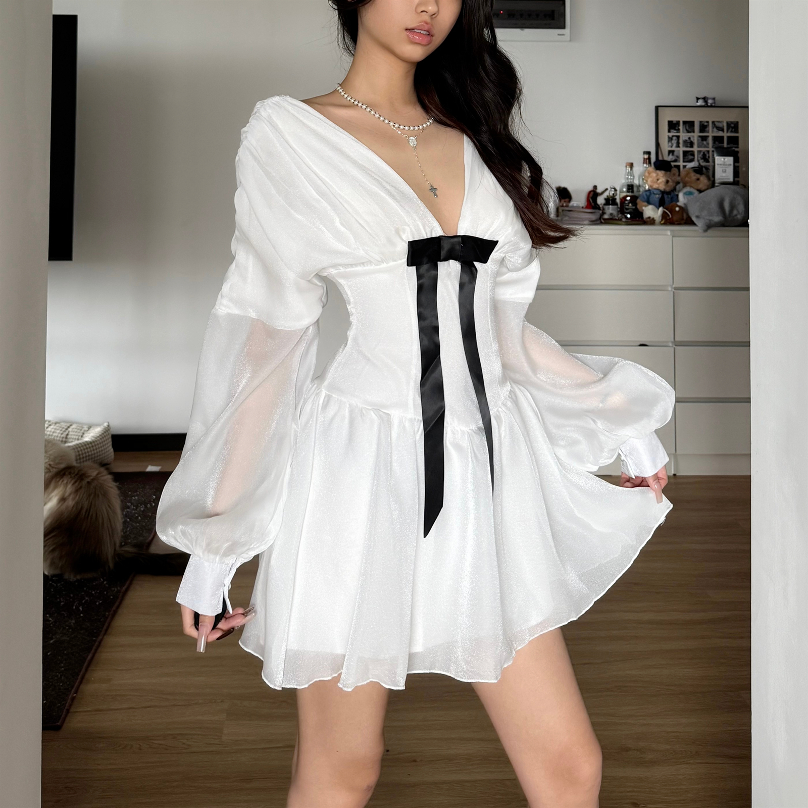 气质长袖连衣裙性感时尚设计款A字裙收腰秋季小众法式显瘦拼接