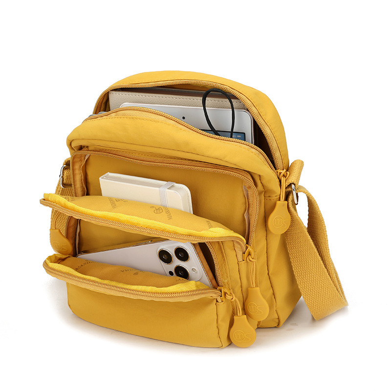 多层大容量斜挎包女包新款轻便防泼水尼龙布包大容量女托特包