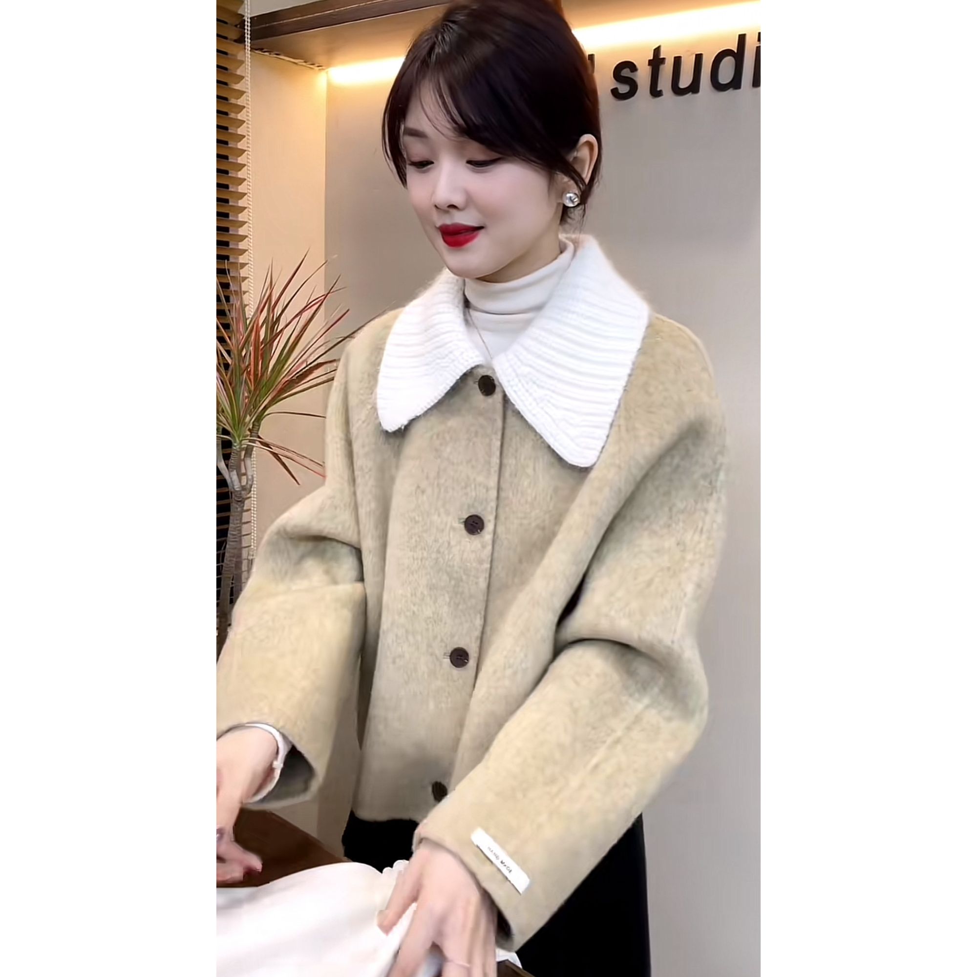 2025年秋冬爆款时尚潮流高级感翻领百搭宽松小香风外套女