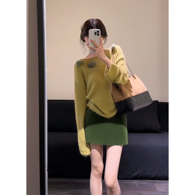 2025早秋新款女韩系穿搭宽松花朵长袖毛衣上衣气质高腰A字半身裙