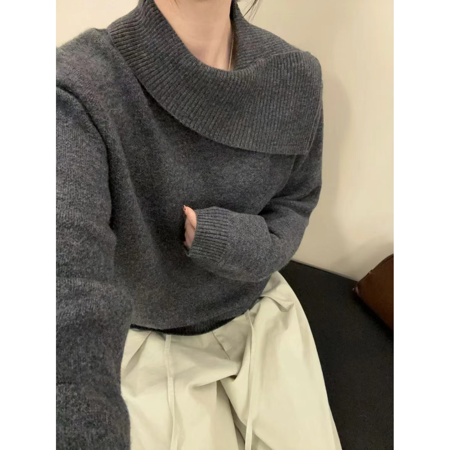 HMY5101405 2025秋冬新款慵懒风独特一字肩套头毛衣