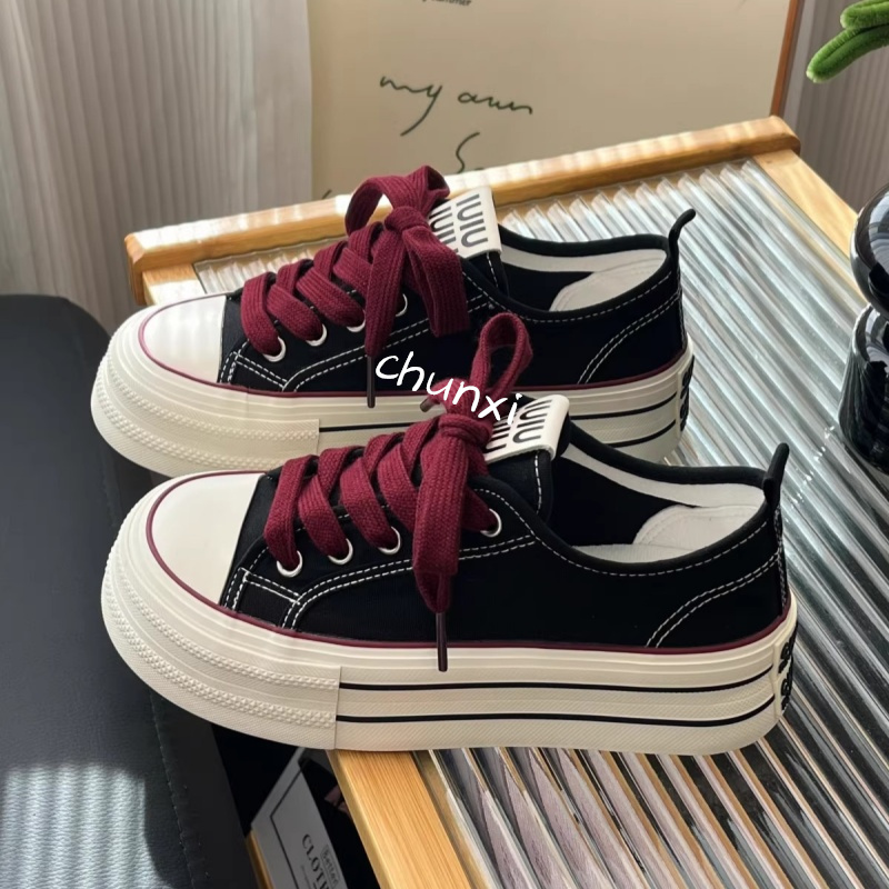 小众黑红色厚底增高帆布鞋女2025新款薄款透气松糕底百搭小白板鞋