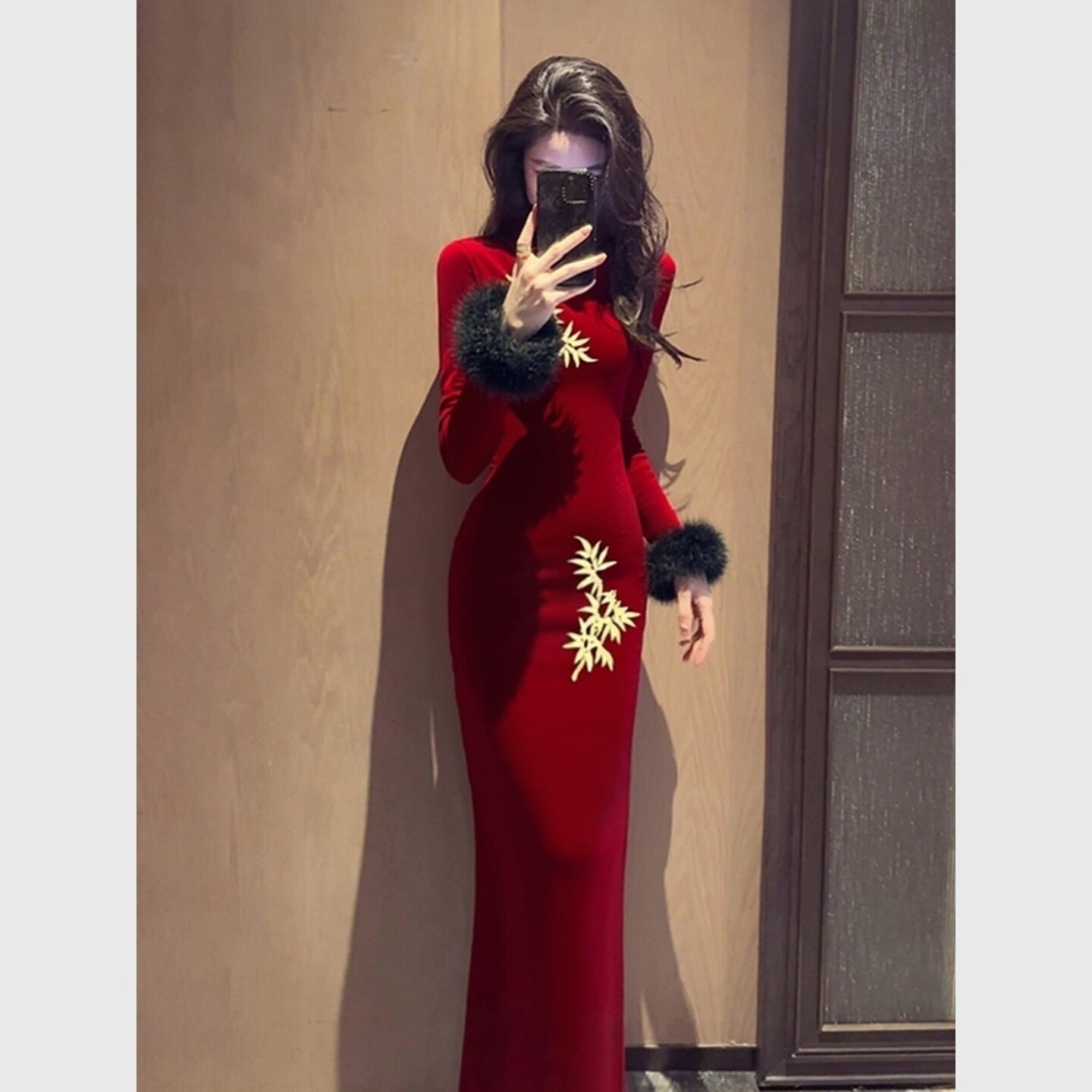 新中式酒红色丝绒连衣裙冬季高端精致巨好看气质新年圣诞收腰长裙