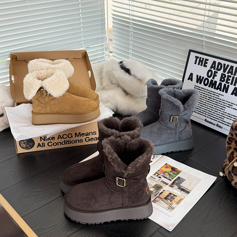 复古风厚底增高皮带扣雪地靴女2025冬季新款两穿加绒保暖中筒棉鞋
