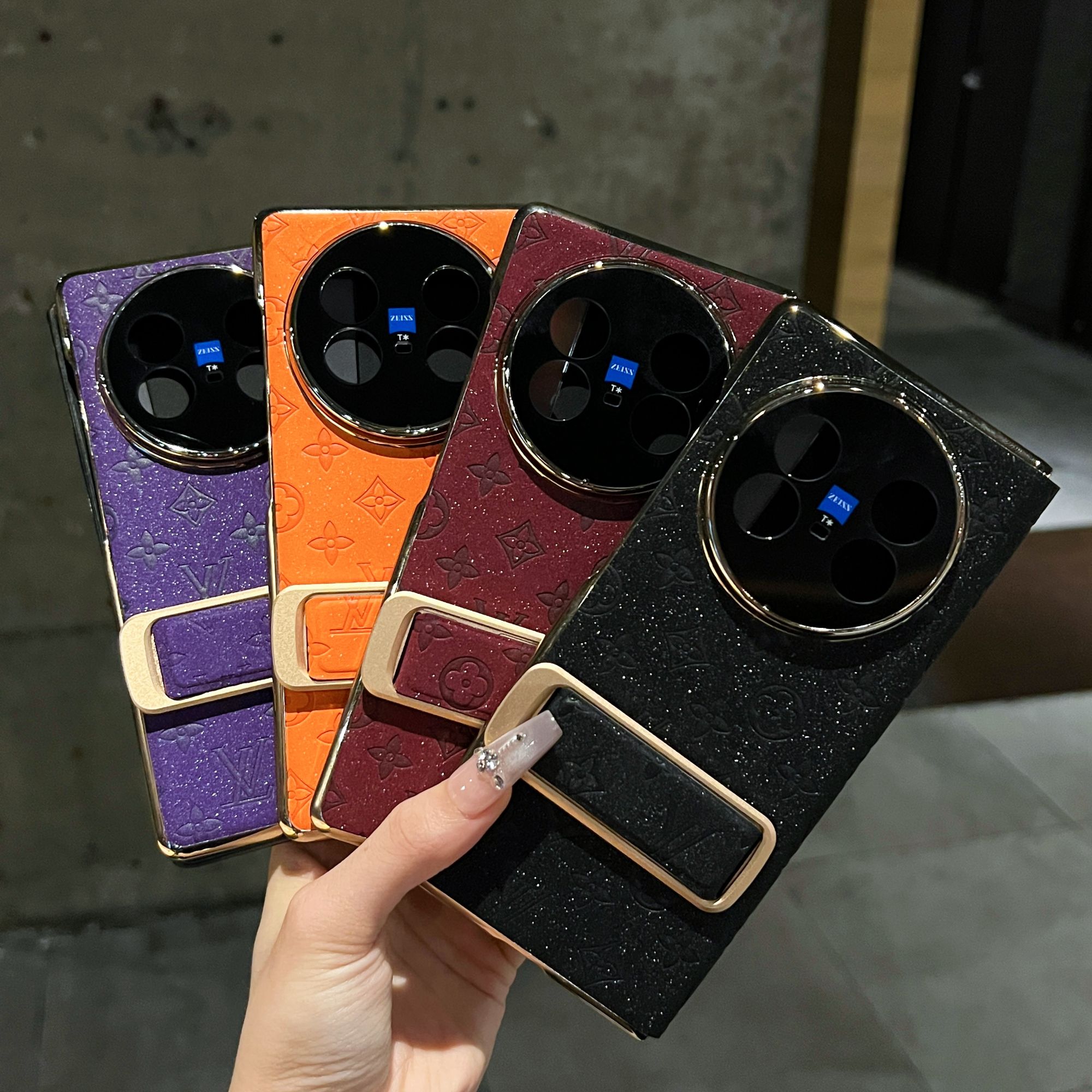 适用vivoxfold5手机壳新款腕带支架xfold5保护套防摔全包智能视窗