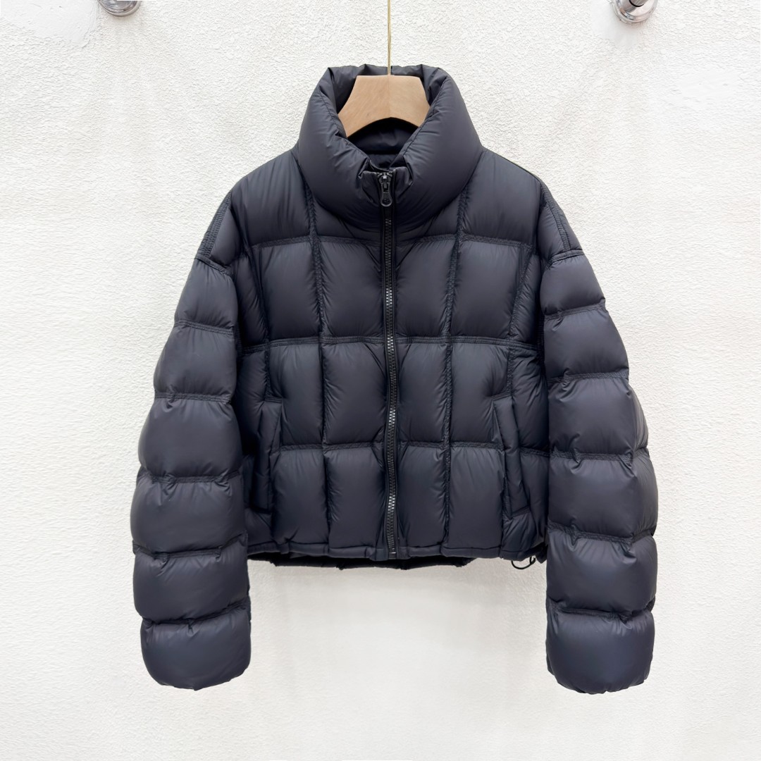 90白鸭绒小个子泡芙感羽绒服女短款冬季外套2025年新款立领面包服