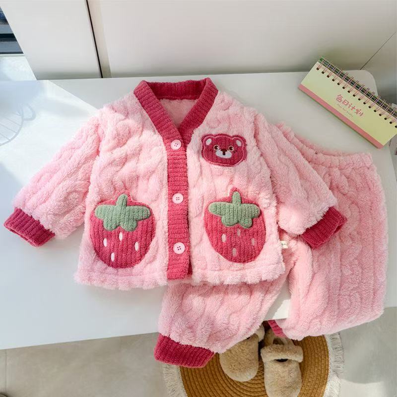 女童中小童法兰绒草莓熊开衫家居服套装秋冬季新款珊瑚绒睡衣洋气