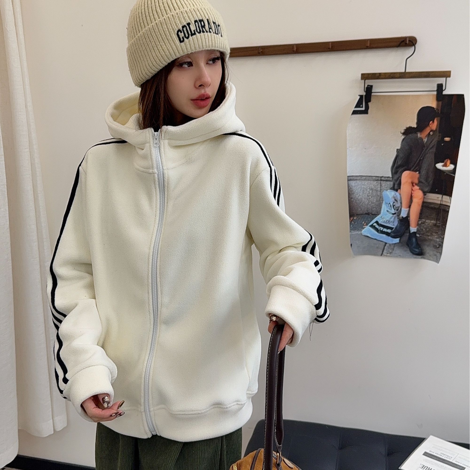 L145冬季男女同款款奥利绒时尚潮流百搭拉条连帽拉链外套25-206