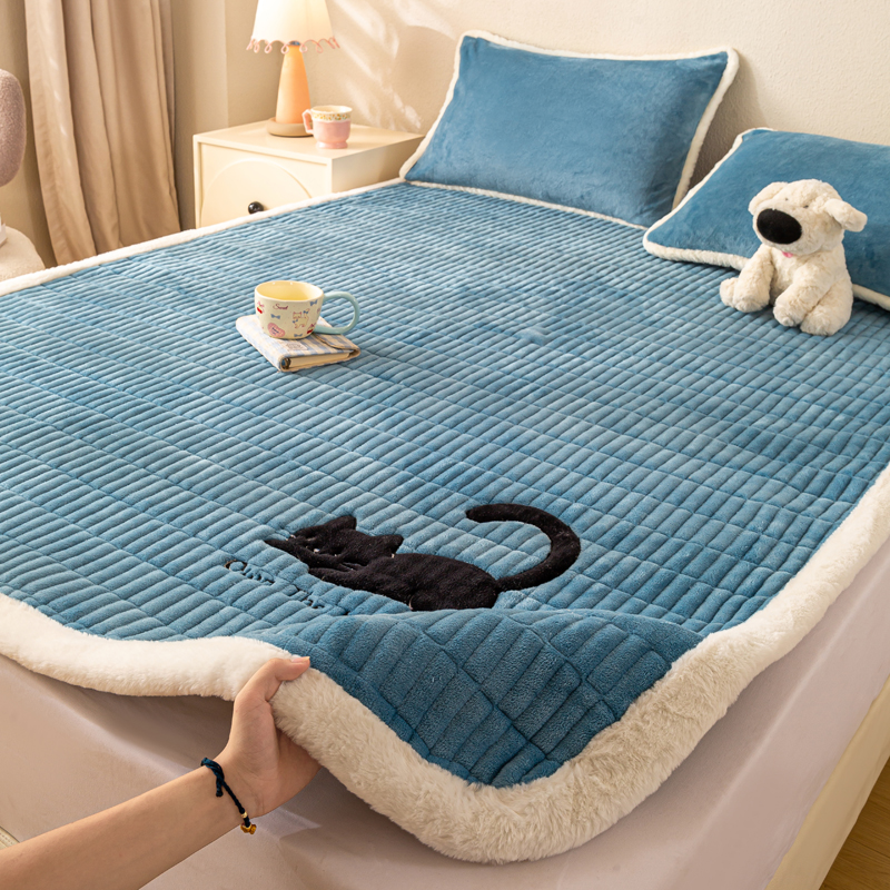 秋冬季加厚牛奶绒床垫褥保暖加绒夹棉床护垫刺绣防滑学生宿舍2025