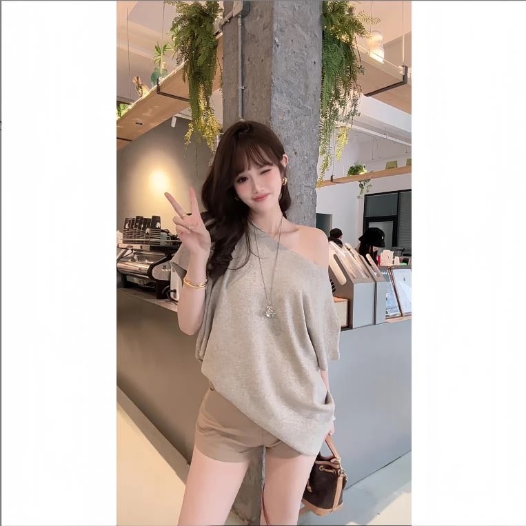 2025新款斜肩蝙蝠袖针织T恤女夏季百搭慵懒宽松显瘦设计感上衣