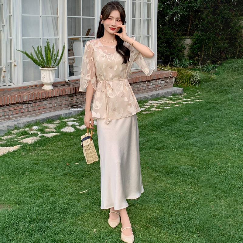 高端时尚套装裙女2025夏季新款洋气宽松系带收腰小衫吊带裙两件套