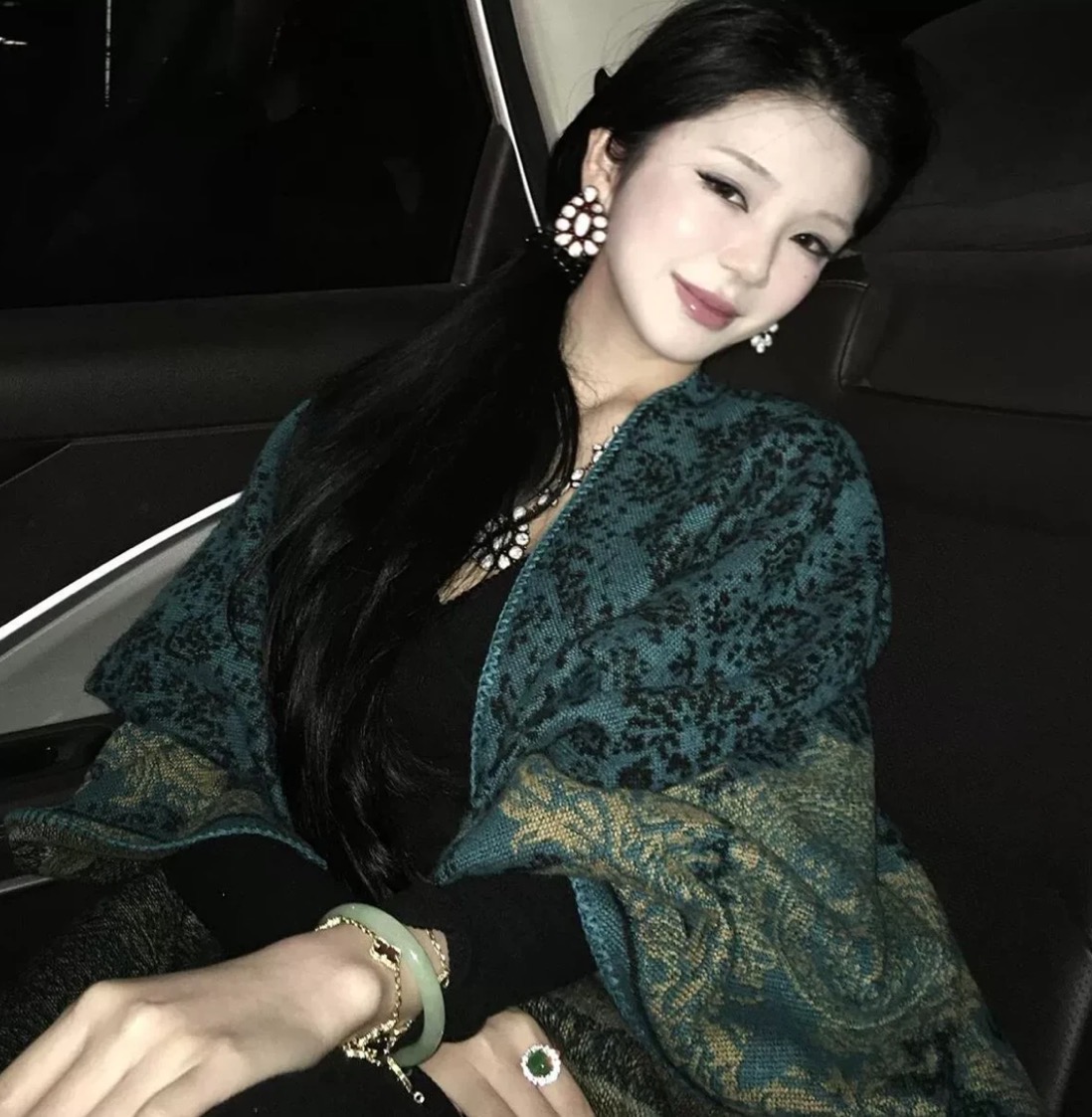 【孔雀蓝】超显白秋款围巾披肩保暖女简约仿羊绒女外搭斗篷T58-3