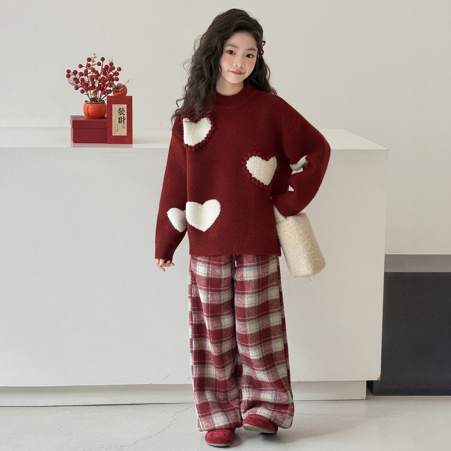 女童爱心红色毛衣秋冬2025新款儿童冬装拜年服加厚女大童新年衣服