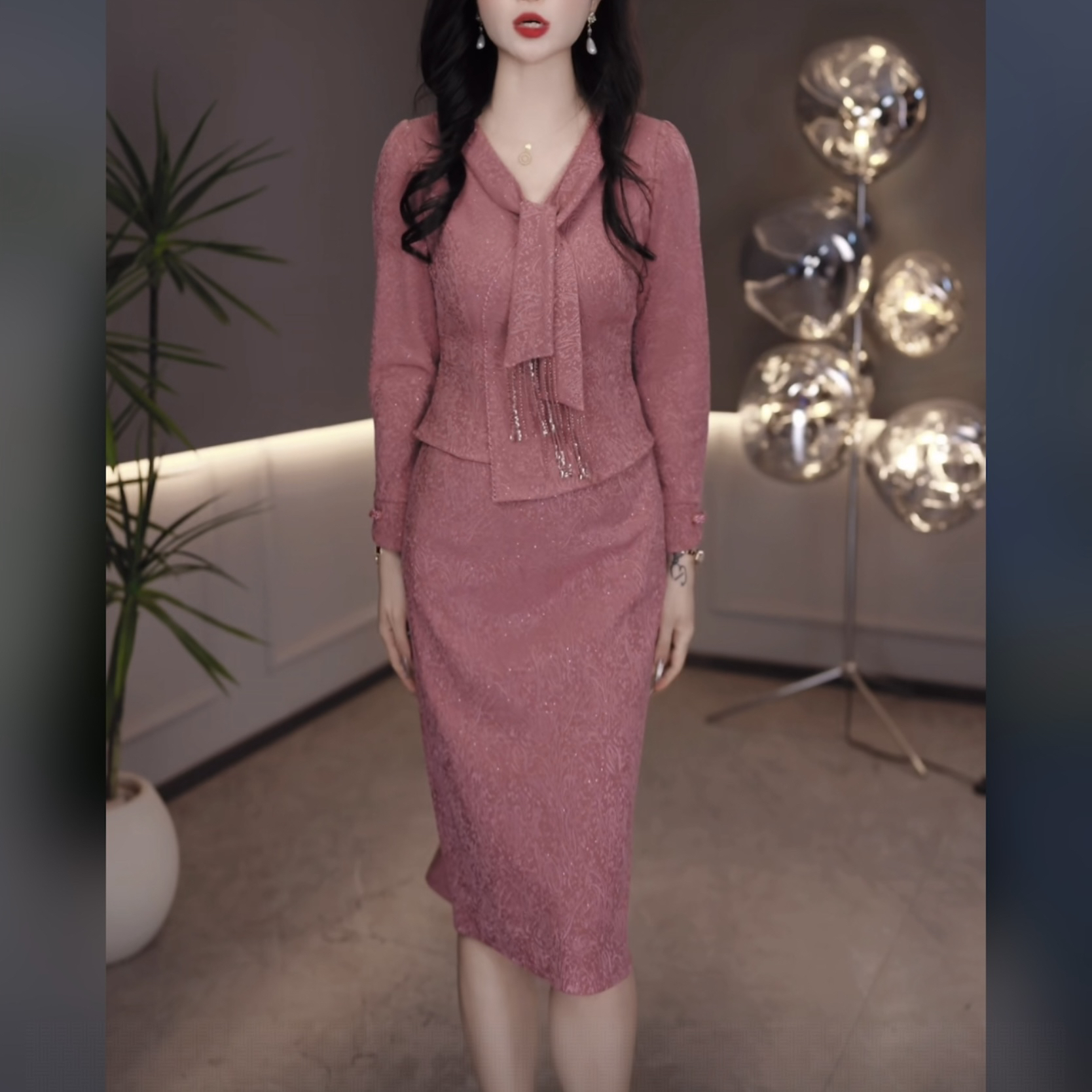 【连衣裙】2025早秋新款减龄温柔气质显瘦时尚轻奢女人味百搭连衣裙