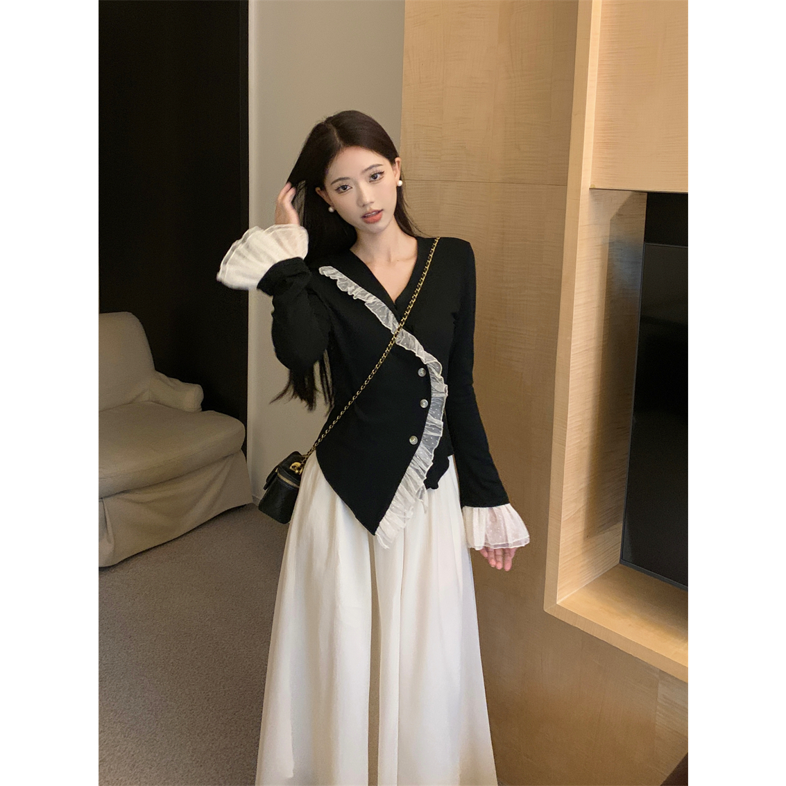 爱豆+2025秋款不规则蕾丝上衣设计感温柔风显瘦半身裙两件套装