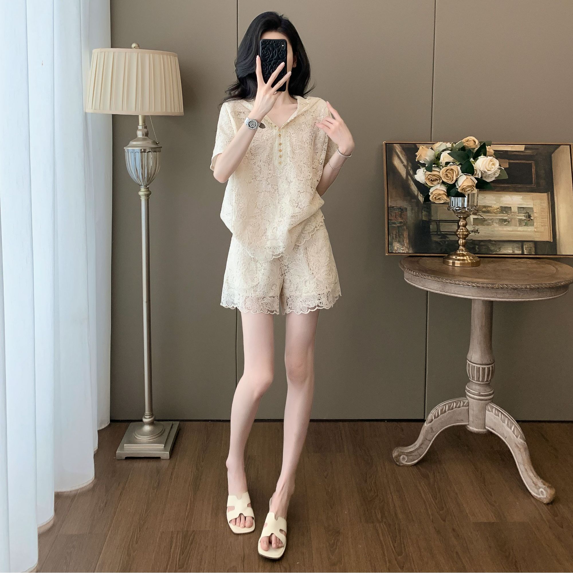 高级感时尚套装女夏季新款高端精致蕾丝镂空连帽短袖短裤两件套