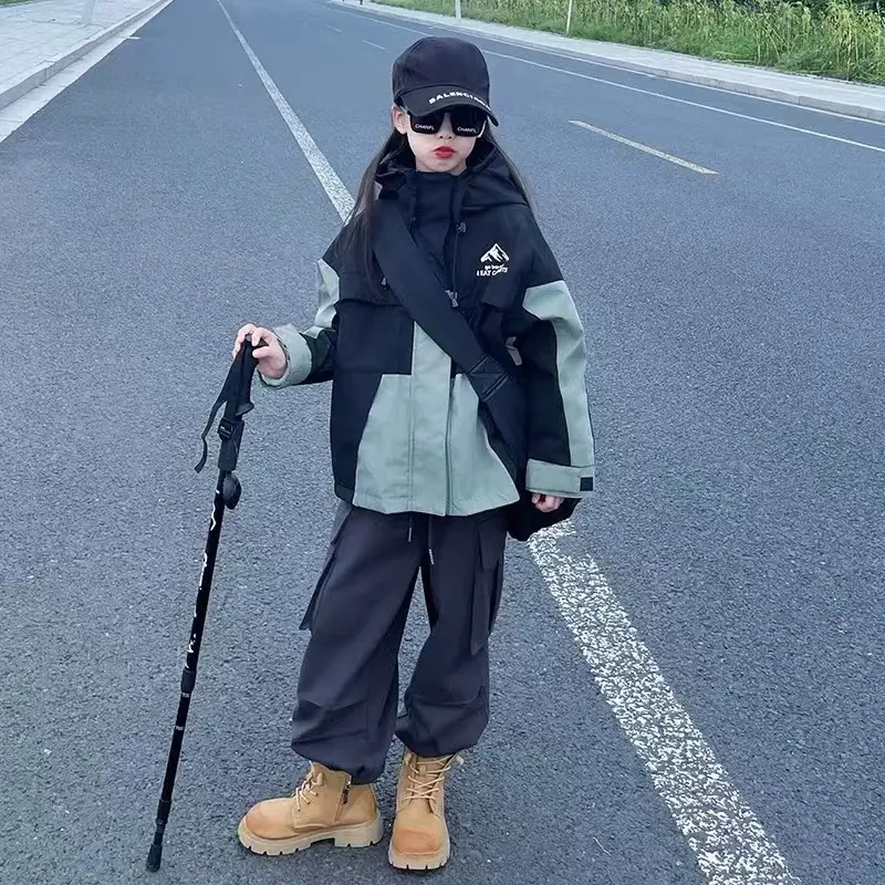 女童三合一可拆卸冲锋衣2025新款女孩加厚外套儿童春秋冬装登山服