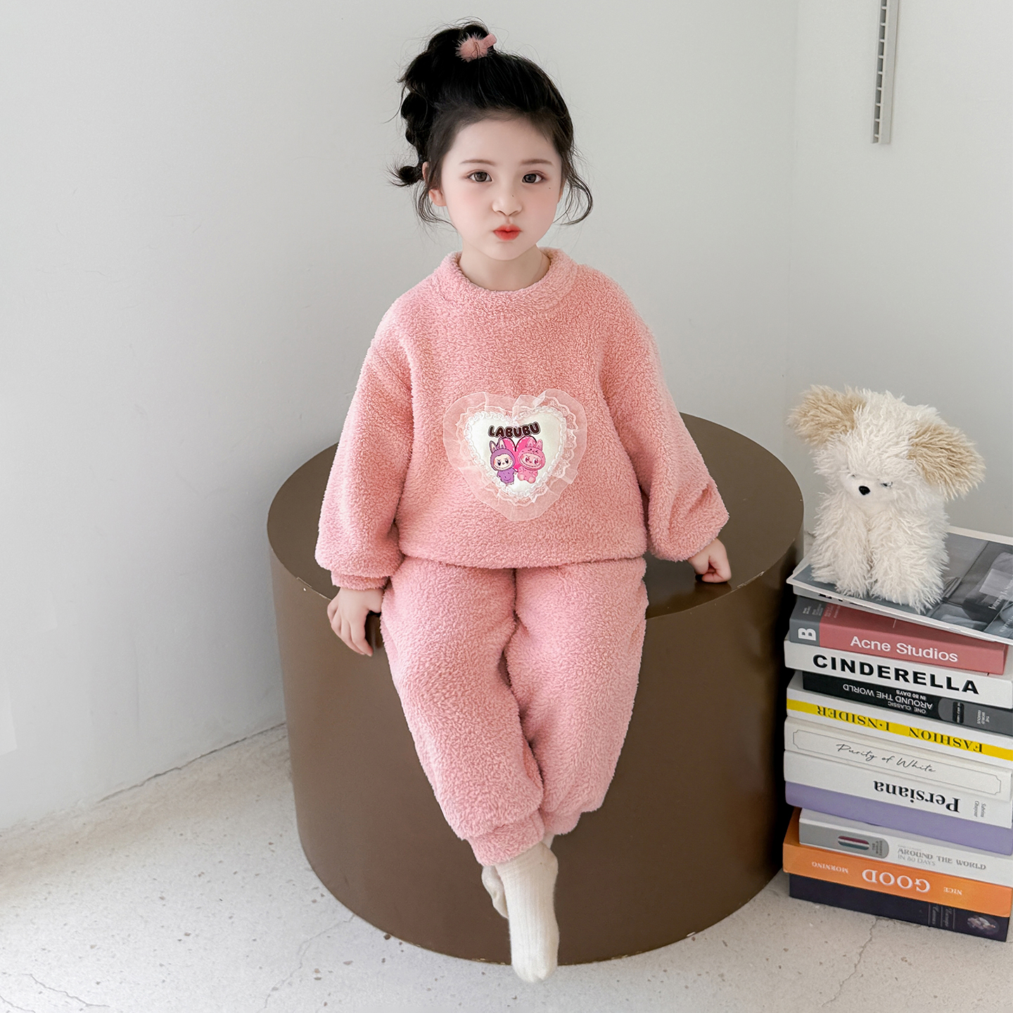 女童法兰绒睡衣新款秋冬季女孩可爱洋气保暖家居服女宝宝珊瑚套装