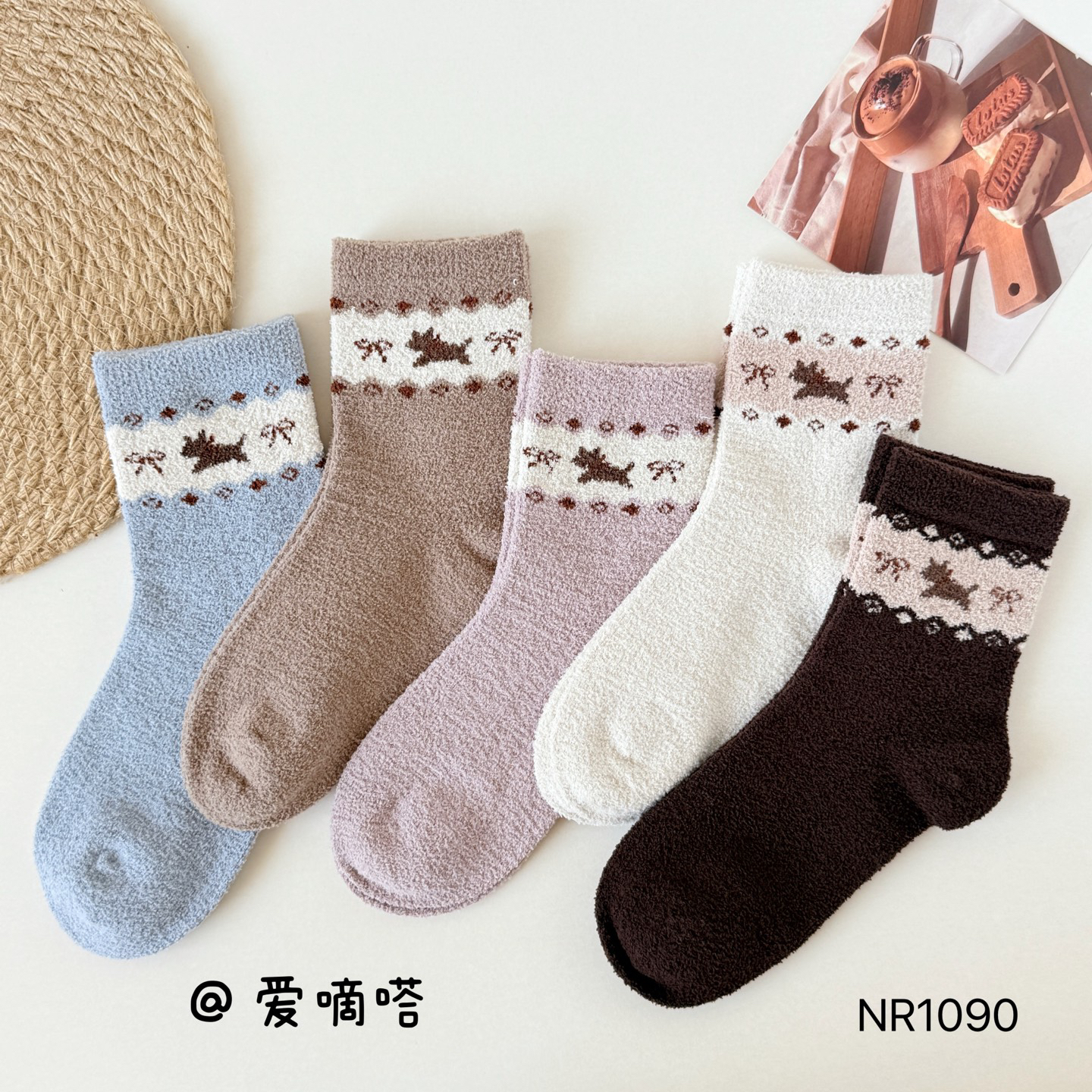 爱嘀嗒儿童袜子冬季加绒加厚款卡通纯色男女童双面珊瑚绒中高筒袜