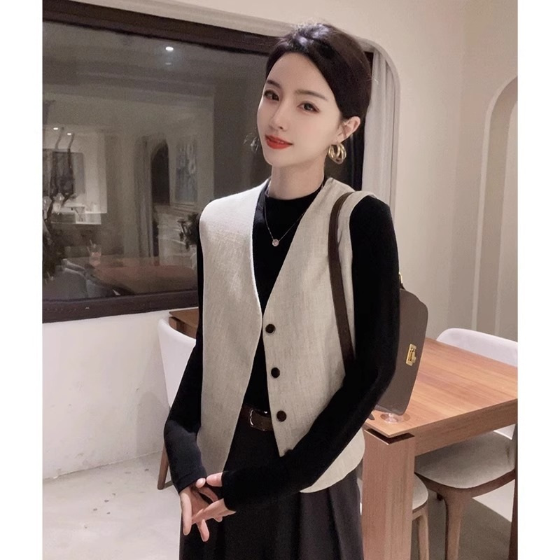 独特漂亮初春V领西装马甲女时髦洋气百搭叠穿小个子无袖背心外套