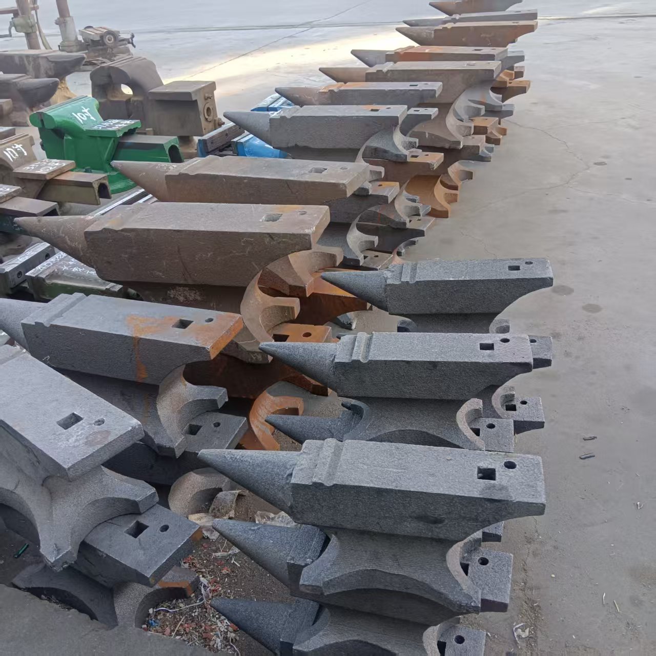 全新牛角砧小型牛角砧打铁铁匠牛角砧子铁砧子10.20.30.50公斤