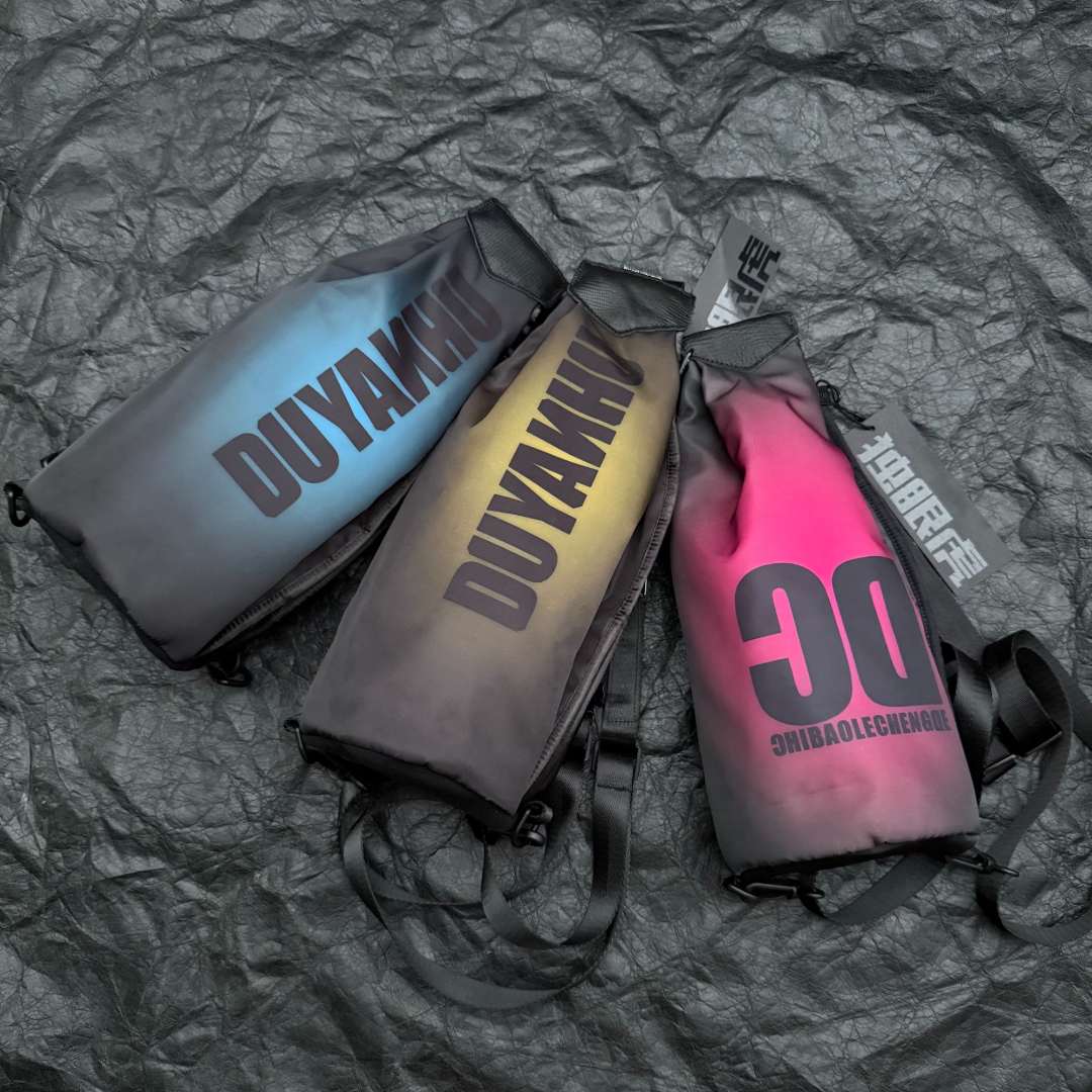 YSCORNERED/独眼虎水瓶包—单肩包4种背法（盗版必究）