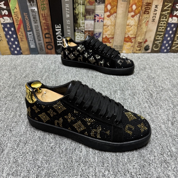 欧洲站精品新款男鞋时尚百搭潮流满钻男士板鞋舒适软底耐磨休闲鞋