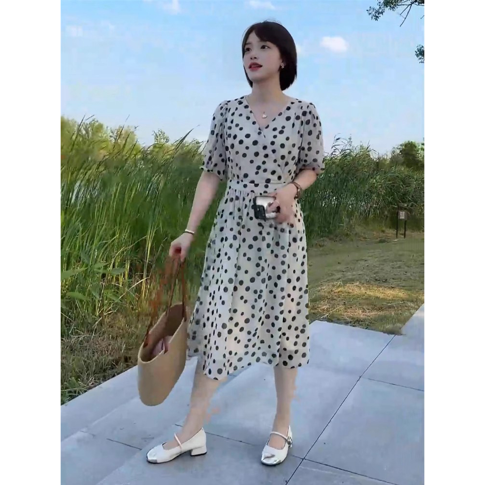 法式高端V领短袖波点连衣裙女2025夏季新款小个子气质显瘦中长裙