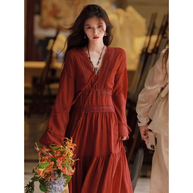 微胖法式复古民族绑带沙漠云南旅游收腰显瘦红色长裙海边度假连衣